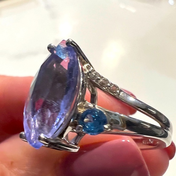 Jewelry - Silver and Blue gemstone ring - Size 7